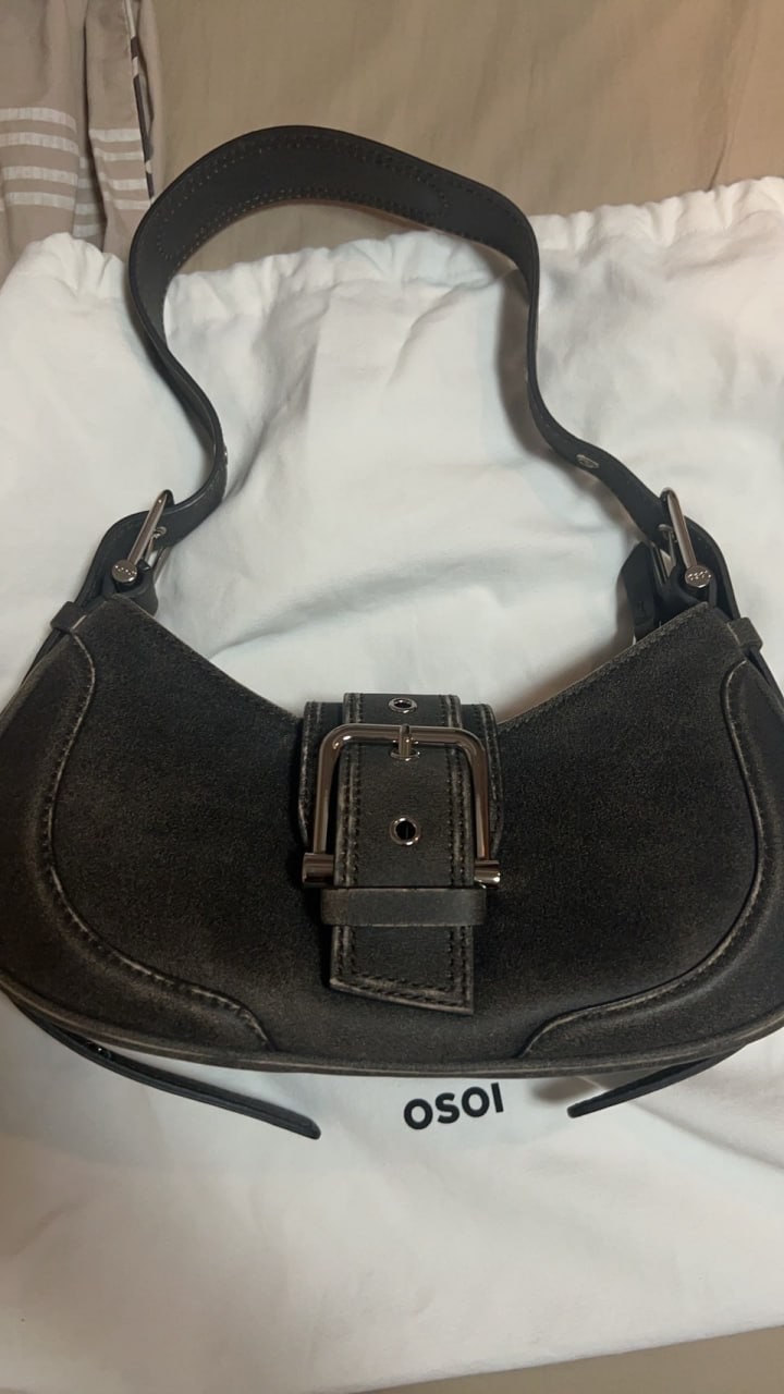 F7-42779
